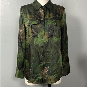 Elie Tahari Tropical Green Button-Up Shirt satin size small - gently used